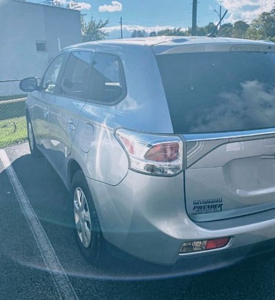 Mitsubishi Outlander, Mirage, Pajero Sport 4×4s; best sleek, sporty, luxury sedan cars, SUVs and foreign used cars for sale nearby at Tema, Greater Accra, Ghana